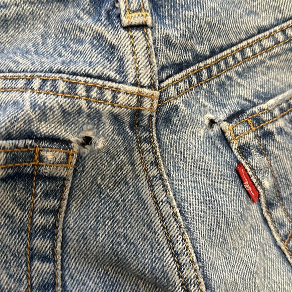 Vintage Levi’s Jeans - Picture 6 of 7
